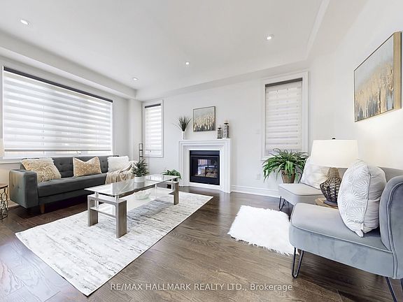 5th image of 9 Lyle Way S