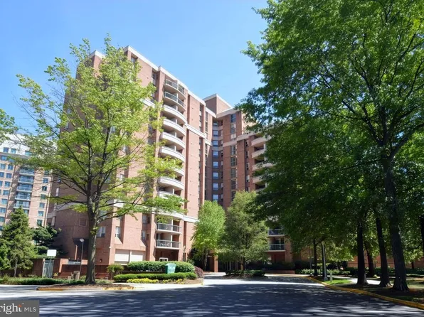 4808 Moorland Ln APT 701, Bethesda, MD 20814