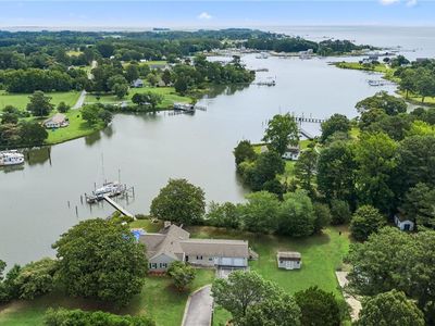 2079 Riverwalk Ln, Hayes, VA, 23072