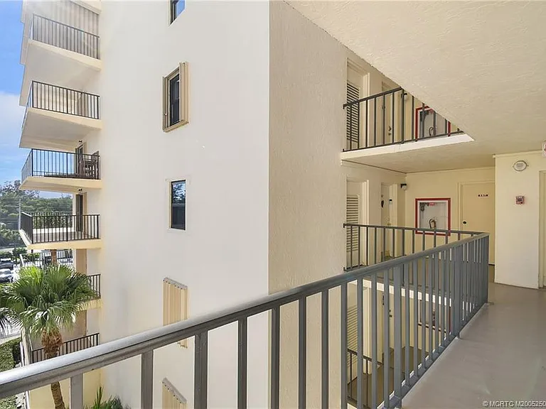 10044 S Ocean Dr #401 — Photo 3