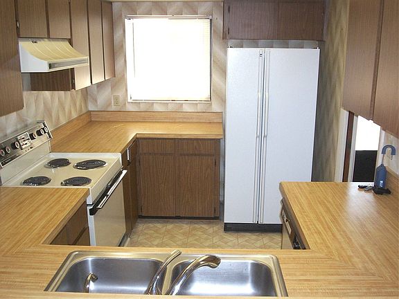 4th image of 2335 Antilles Dr