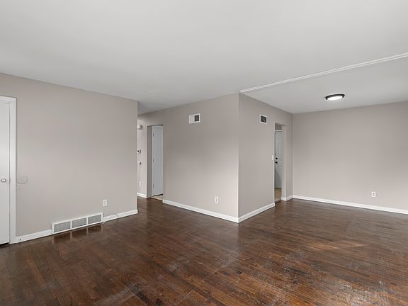 4th image of 1139 Prigge Ave