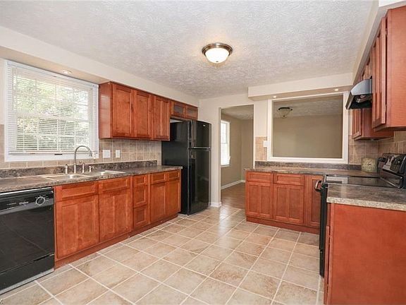 3rd image of 2290 Birch Trace Dr