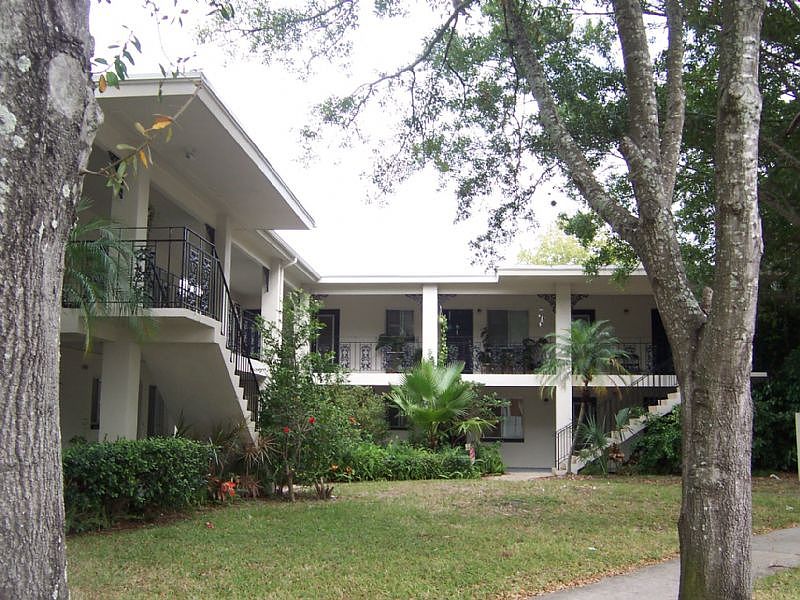 2nd image of 935 34th Ave N APT 1