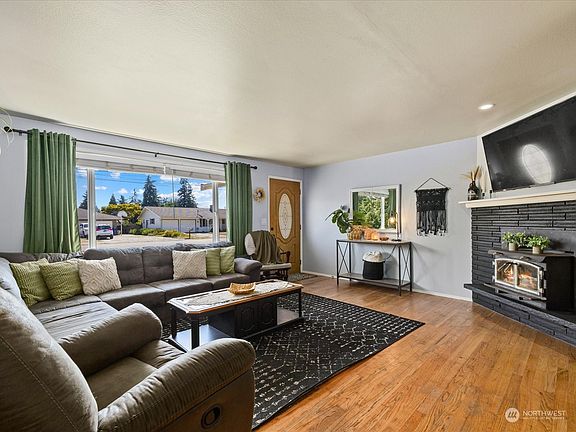 3rd image of 5411 90th Street NE