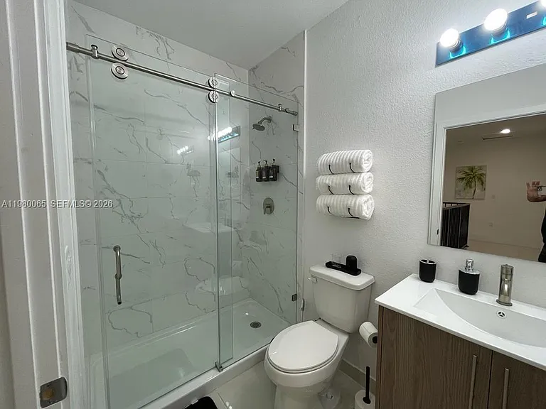 302 NW 11th Ct — Photo 8