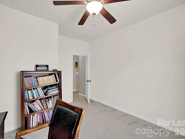 106 Ashton Dr — Photo 32