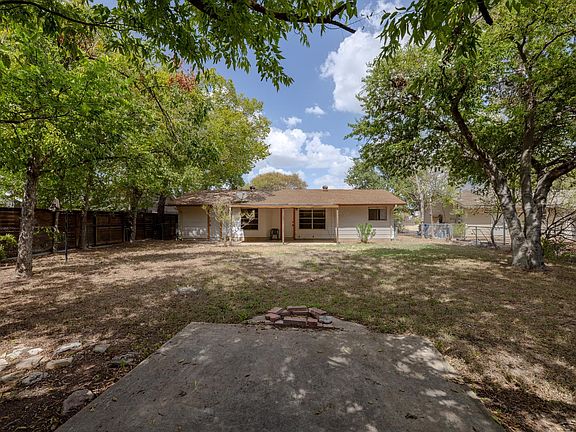 5th image of 211 E Lisa Dr