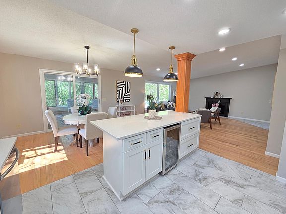 4th image of 12209 Woodbine Rd