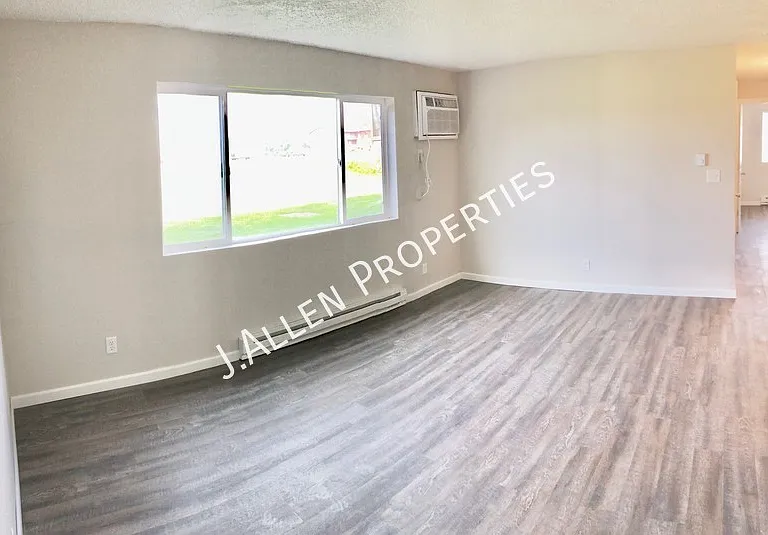 1804 Parker Cir #D — Photo 2