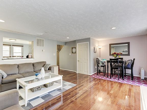 3rd image of 6206 Cody Ct