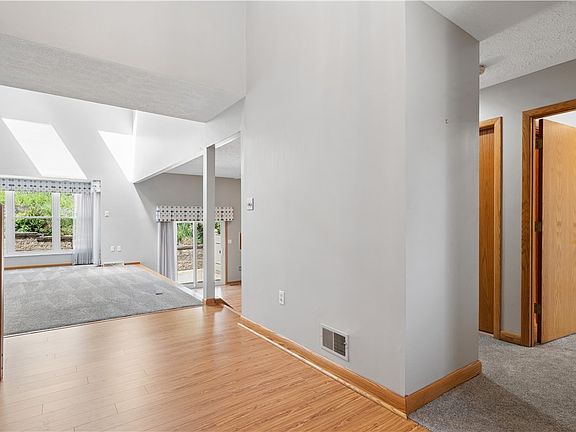 5th image of 2616 Briar Ct