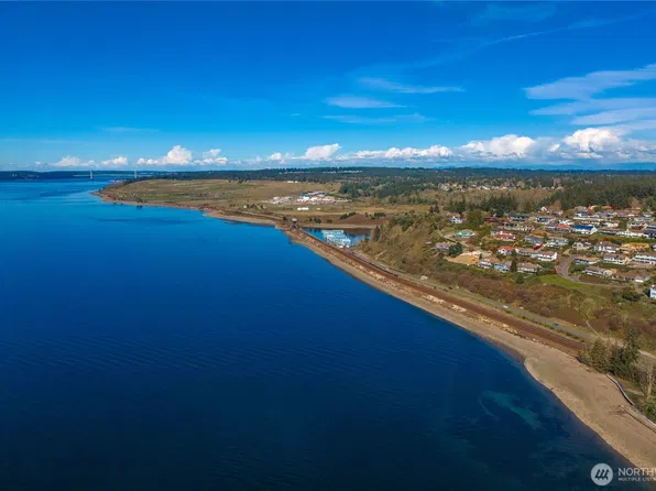 38 Puget Drive, Steilacoom, WA 98388