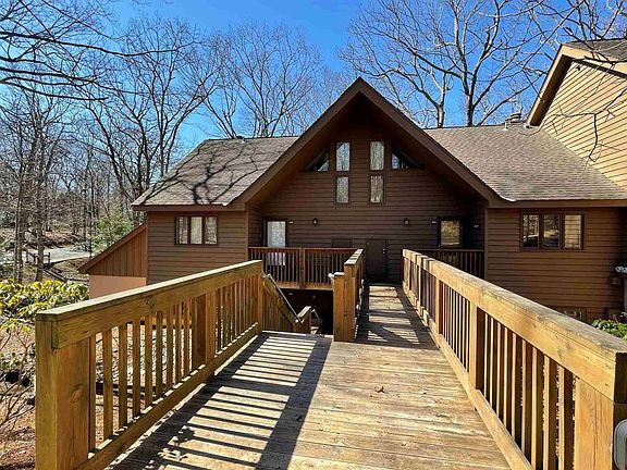 3rd image of 706 Laurelwood