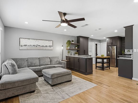5th image of 108 W White Ave