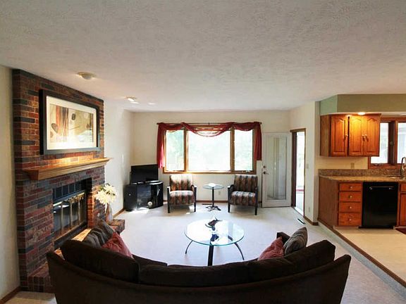 4th image of 4535 Birch Hollow Dr