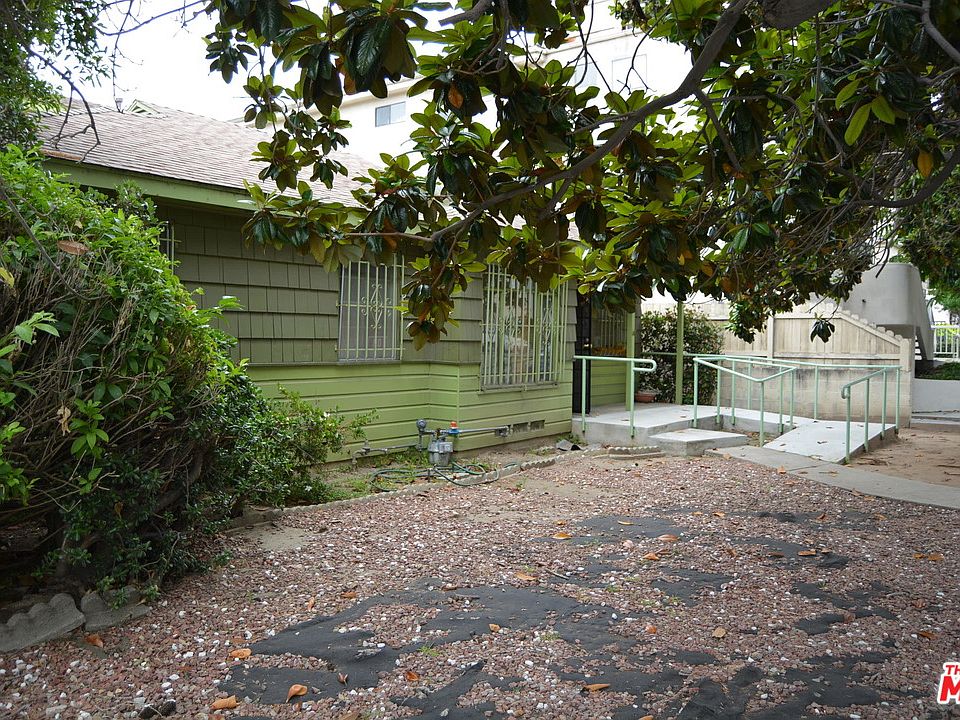 2nd image of 2512 S Centinela Ave