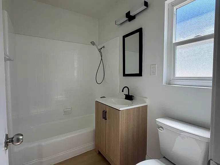 1845 W 166th St #8 — Photo 6