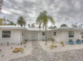 306 Island Cir, Sarasota, FL 34242
