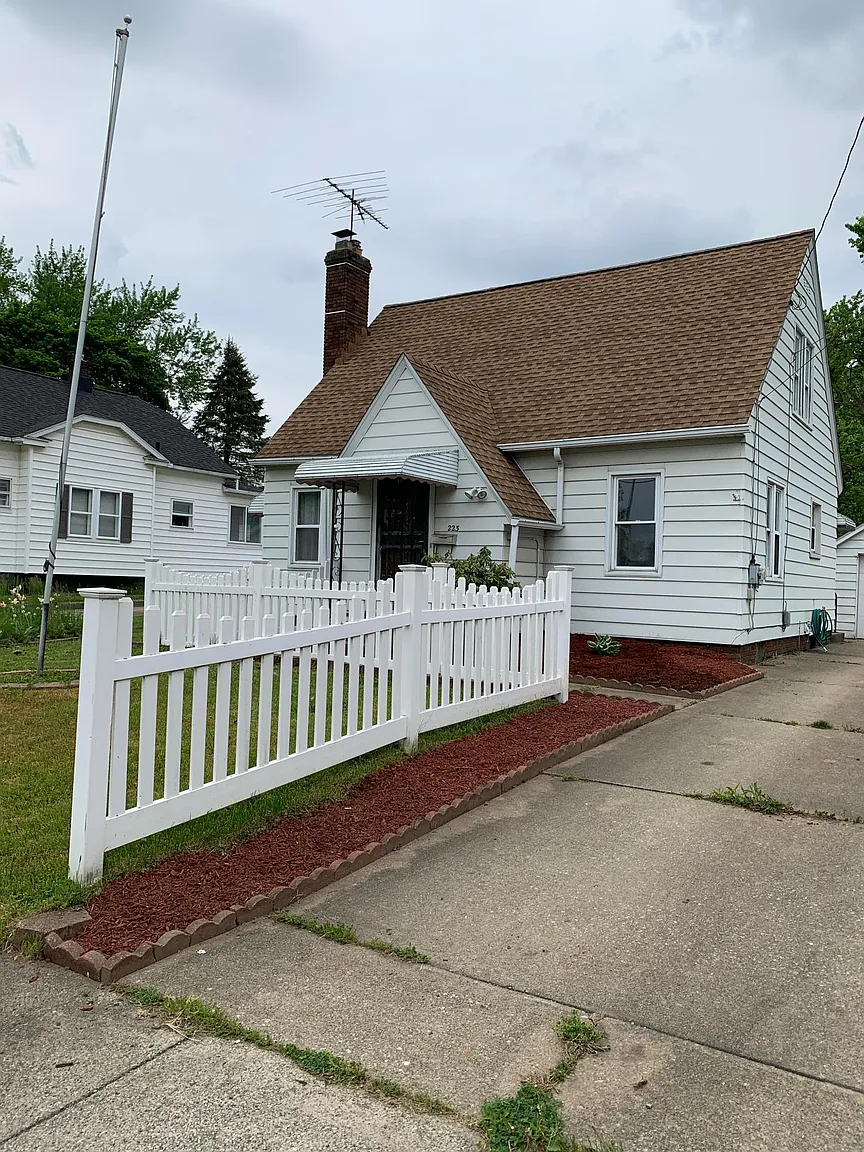 223 E Ford Ave photo 1