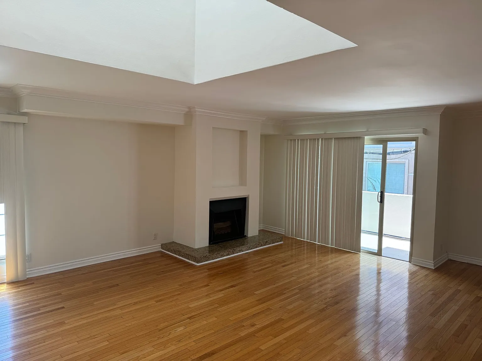 Redlands Court/Matilla — Photo 2