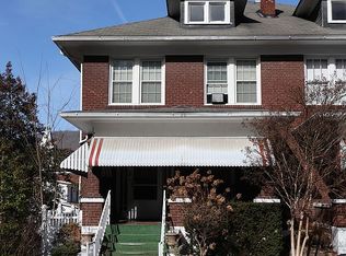 311 James St, Hinton, WV 25951