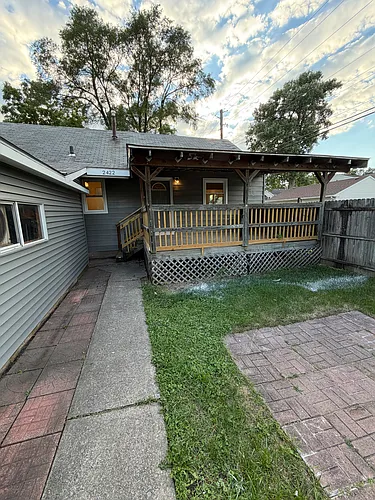 2422 Tippecanoe St Photo 1