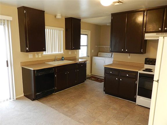 5th image of 651 Greenbriar Townhouse Way #0