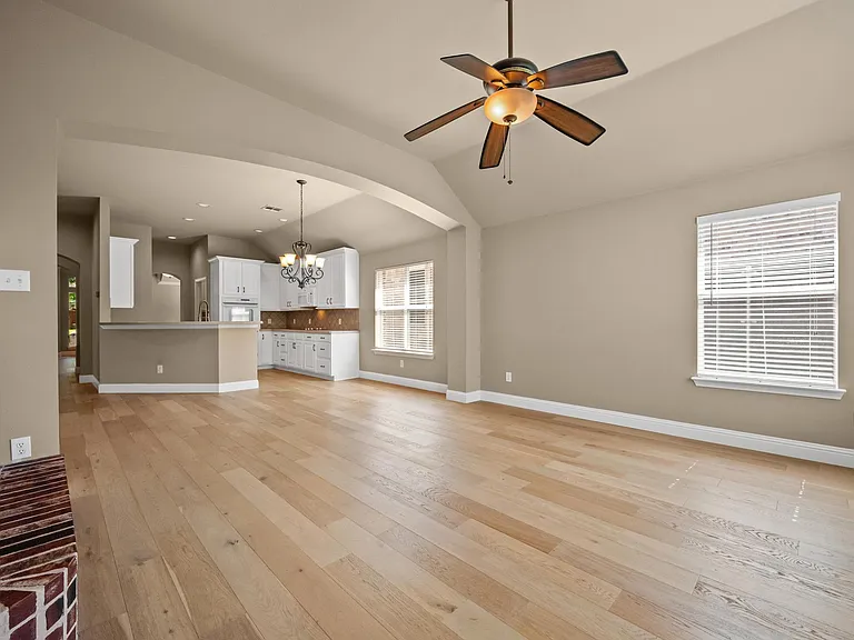4617 Kingsway Ln — Photo 15