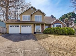 13595 Essex Ct, Eden Prairie, MN 55347