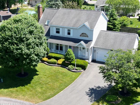 31 Huntleigh Drive, Loudonville, NY 12211