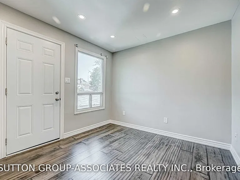 739 Manning Ave — Photo 19
