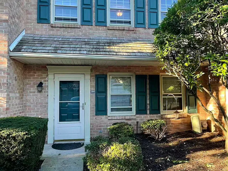 152 Lafayette Ct