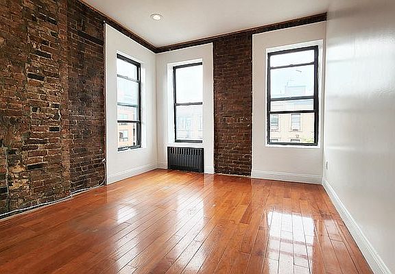 4th image of 412 Douglass St #4