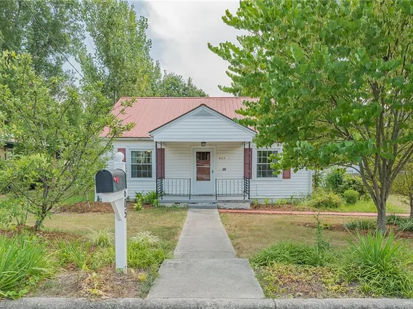 605 Johnson St, Thomasville, NC 27360