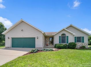 9001 Hillview Ln, Jackson, MI 49201