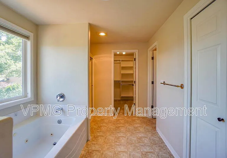 7205 NE 159th Ave — Photo 38