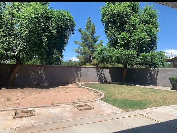 3rd image of 1292 E Clifton Ave
