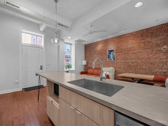 5th image of 1509 Pleasant St #151