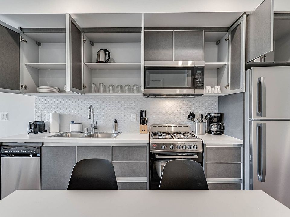 1st image of 5460 Fountain Ave #406