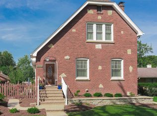 3842 Woodside Ave, Brookfield, IL 60513