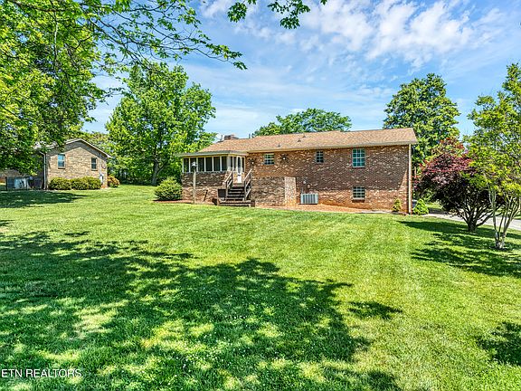 4th image of 3319 Mint Rd