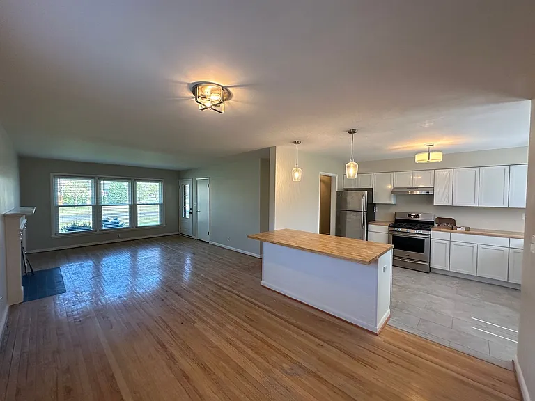 6892 Green Meadow Cir — Photo 7