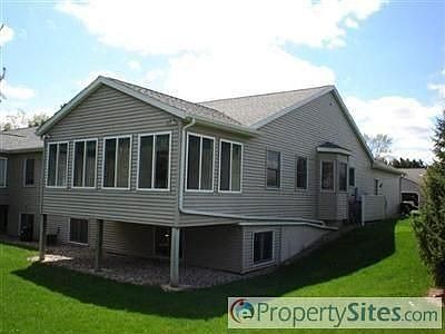 3rd image of 741 Bayberry Ln