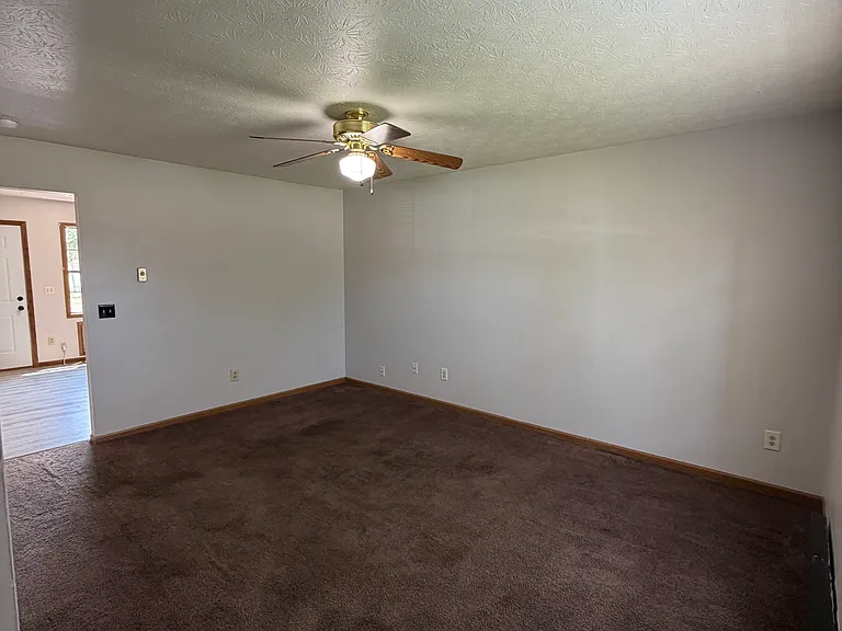 1530 Hawk Cir #A — Photo 4