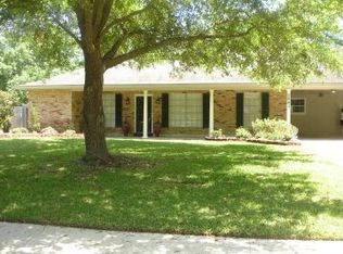 1041 Colonial Dr, Baton Rouge, LA 70806