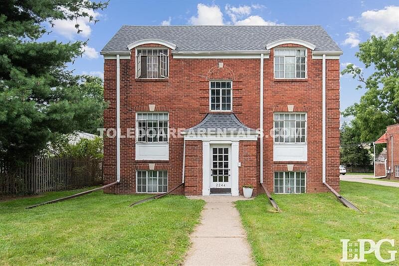 1st image of 2244 W Sylvania Ave #6