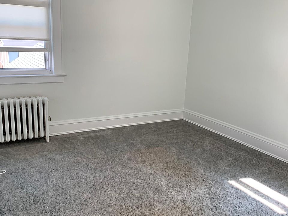 2nd image of 29 W Maple St