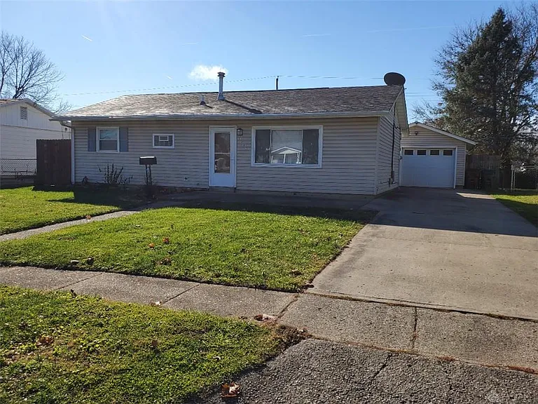 1265 Reid Ave — Photo 1