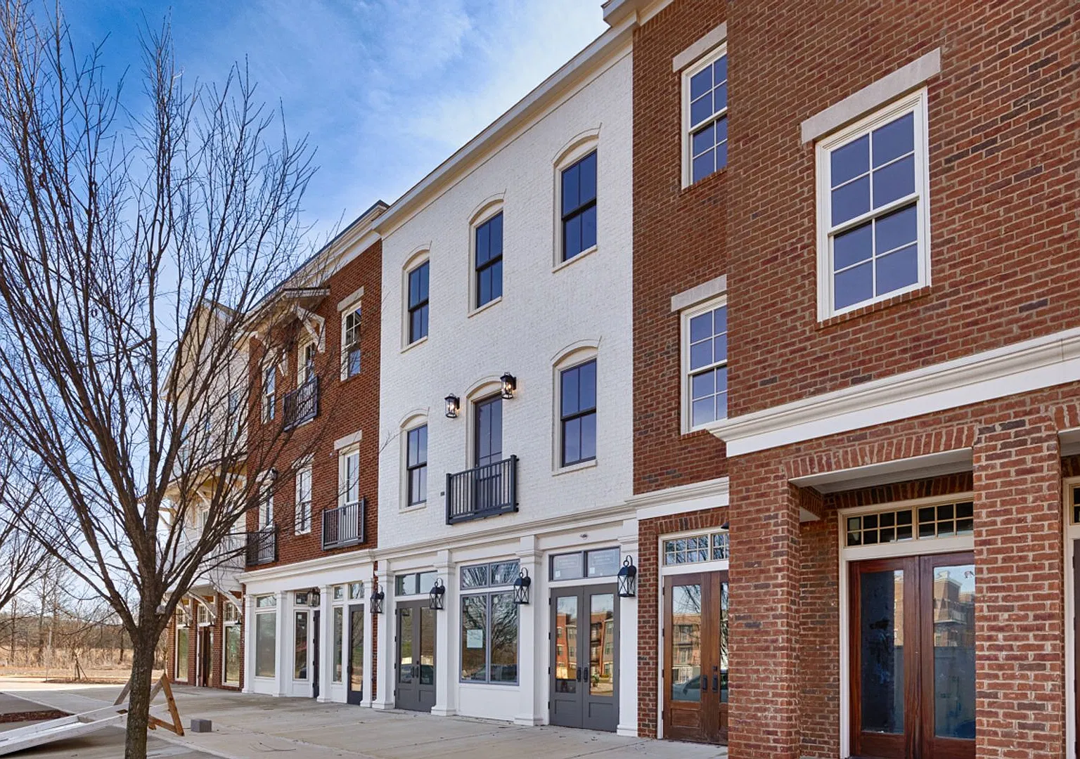 New 3BR/4BA Townhome Zoned for Madison City Schools with Balcony, Fireplace & 2-Car Garage — Photo 2